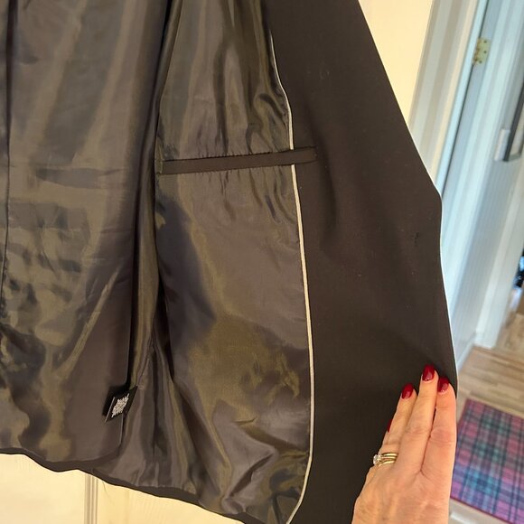 Women's Liz Claiborne basic black blazer, Size 18 - Picture 5 of 7
